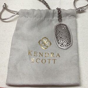Kendra Scott necklace